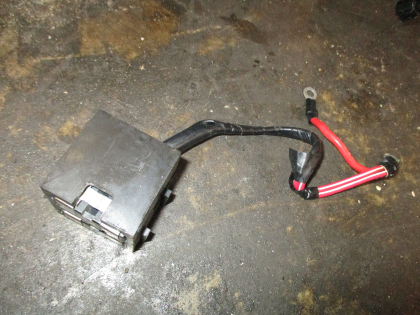 Yamaha OX66 225hp 2 stroke outboard fuse box w/ 2 fuses (61A8215000