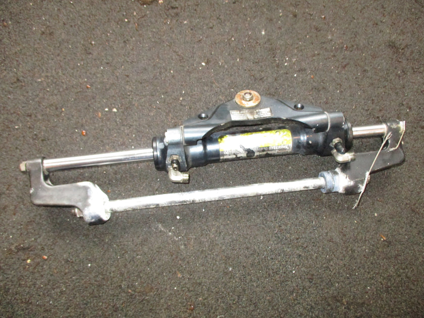 Outboard Seastar hydraulic steering ram Strouds Marine