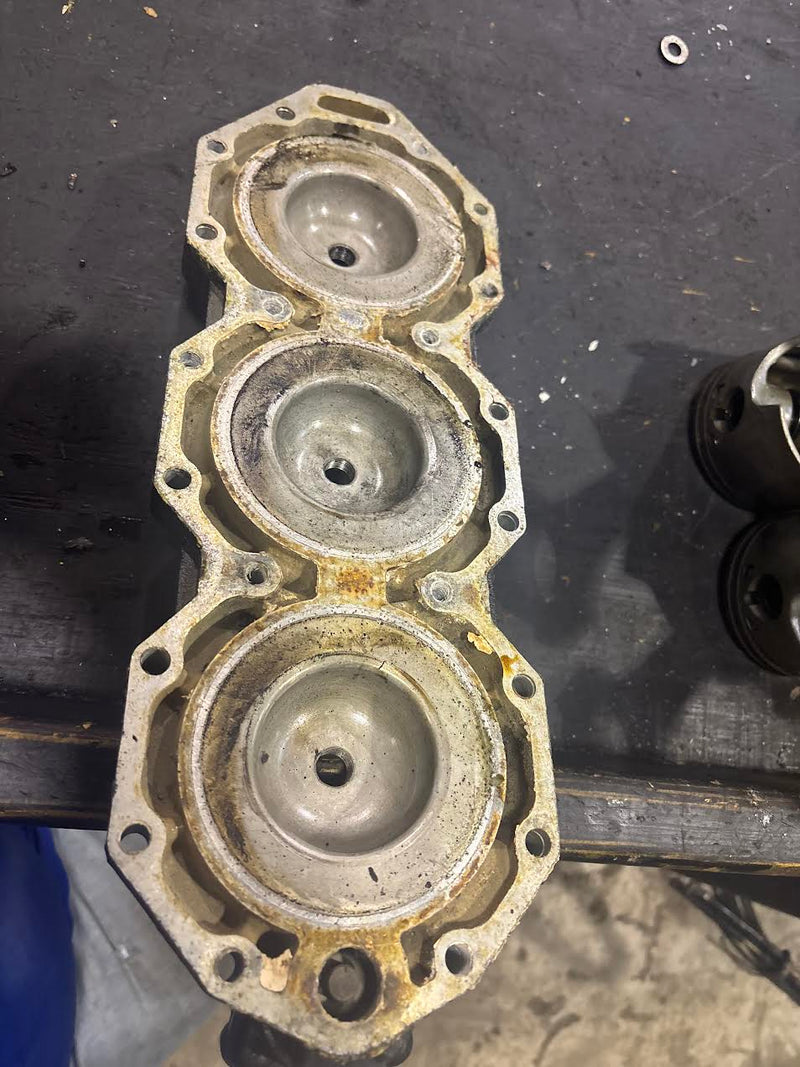 Evinrude 200hp Ocean pro outboard cylinder head 436892