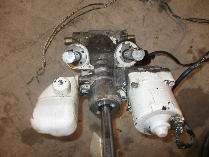 Evinrude Ficht 115hp outboard tilt trim unit (FOR PARTS)