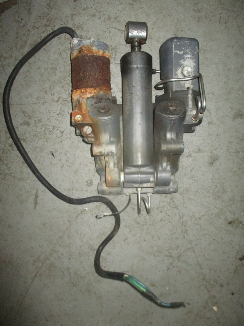 Yamaha 200hp 2 stroke outboard tilt trim unit