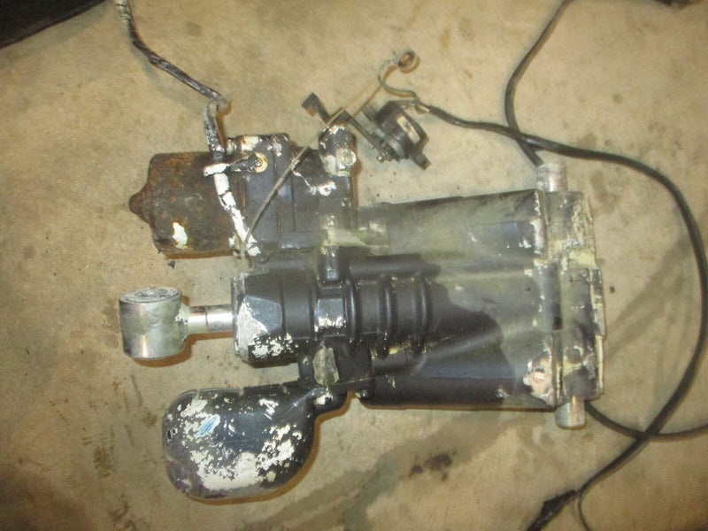 1994 Evinrude 90hp 2-Stroke Outboard Tilt Trim Unit (For Parts)