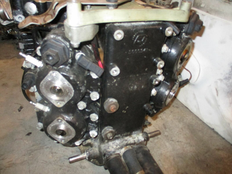 Evinrude Ficht 115hp outboard crankcase powerhead