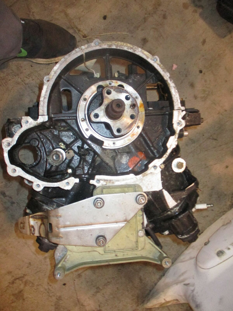 Evinrude Ficht 115hp outboard crankcase powerhead