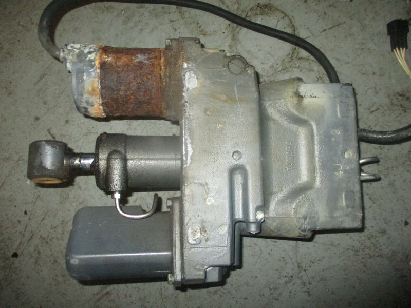 Yamaha 200hp 2 stroke outboard tilt trim unit