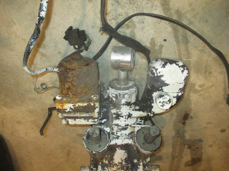1994 Evinrude 90hp 2-Stroke Outboard Tilt Trim Unit (For Parts)