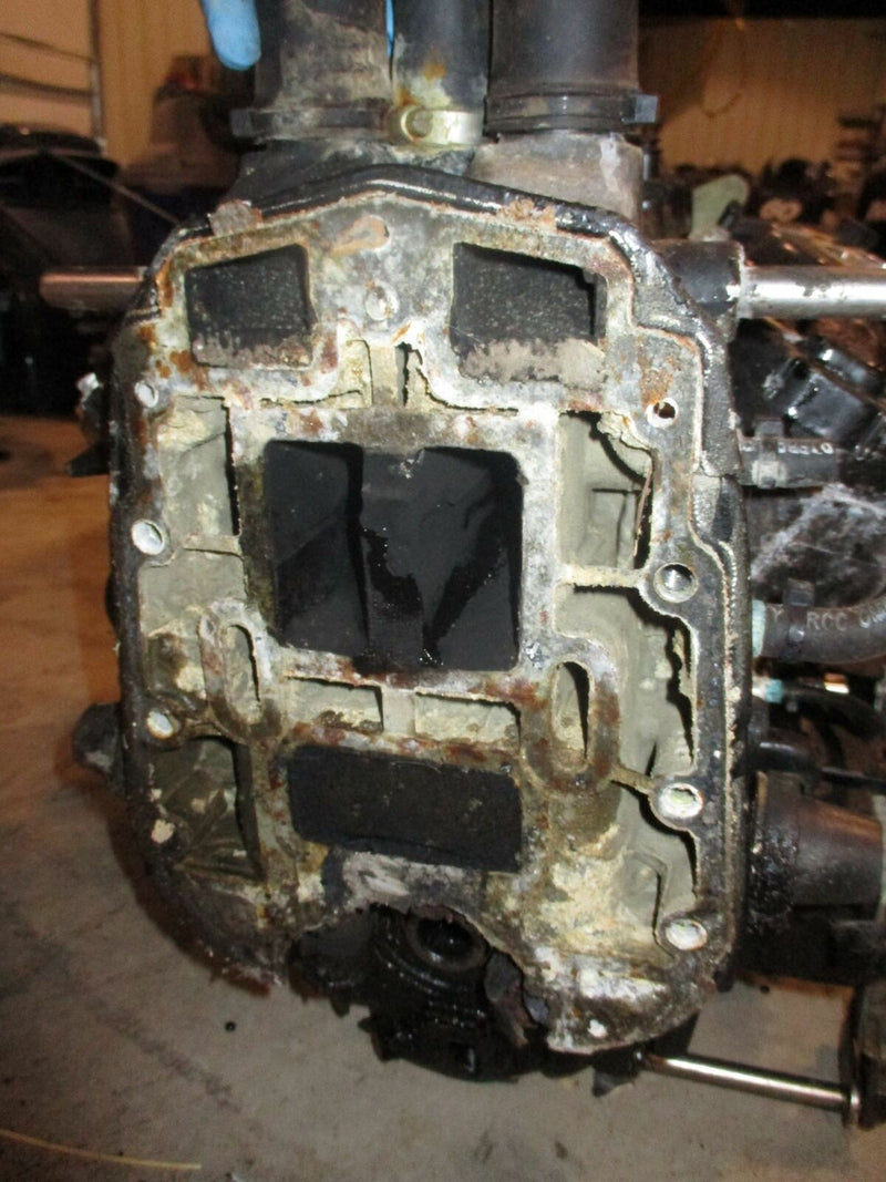 Evinrude Ficht 115hp outboard crankcase powerhead
