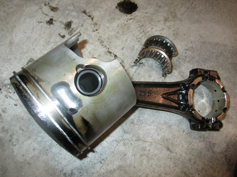 Evinrude ETEC 225hp outboard starboard piston and rod (5006517)
