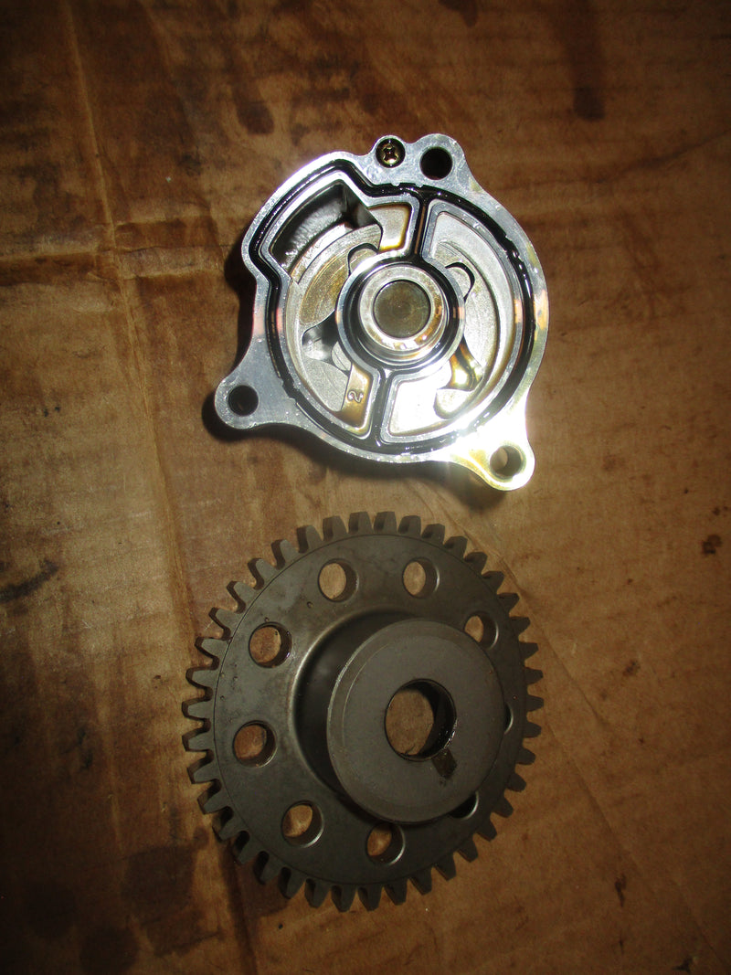 Johnson/ Suzuki 115hp 4 stroke outboard oil pump (16400-90J00)