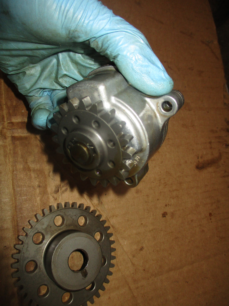 Johnson/ Suzuki 115hp 4 stroke outboard oil pump (16400-90J00)