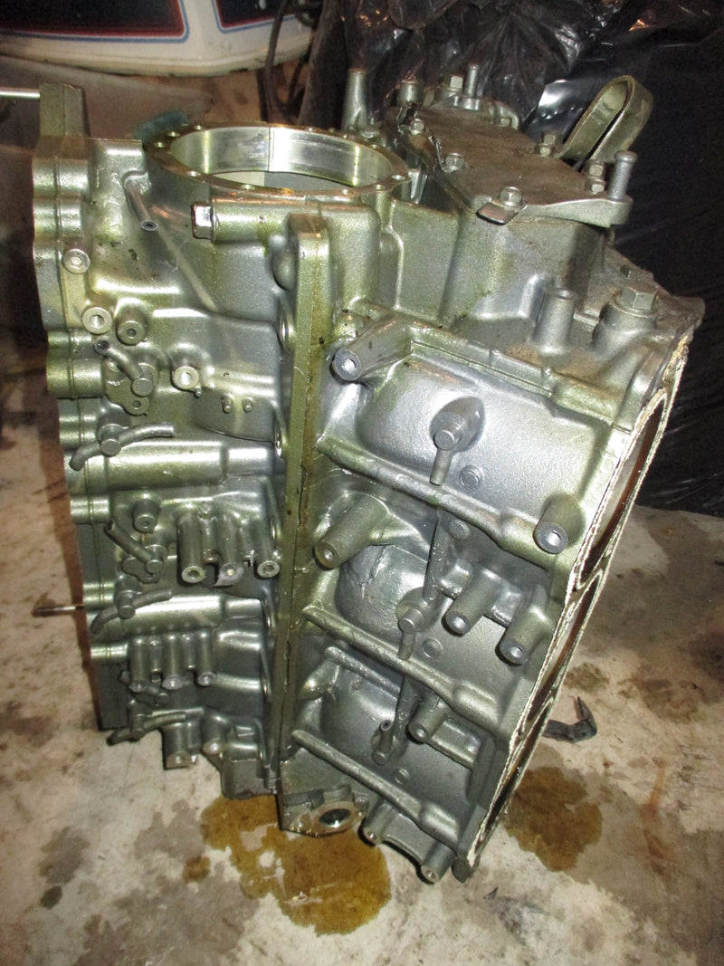Yamaha 200hp saltwater series 2 OX66 outboard crankcase block (67H-00)