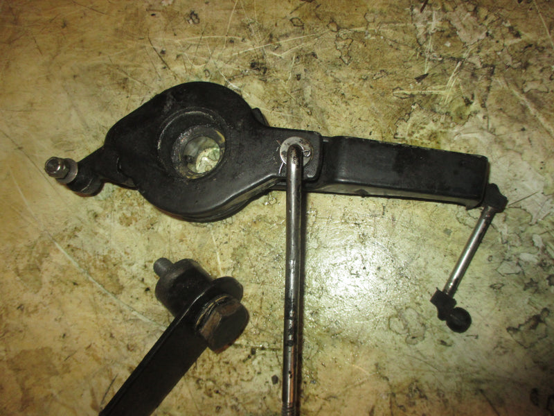 Evinrude 70hp 2 stroke outboard Throttle Bracket (319318)
