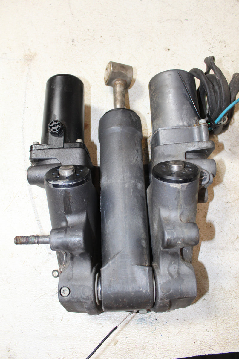 Yamaha 350hp 4 Stroke Outboard Tilt Trim Unit