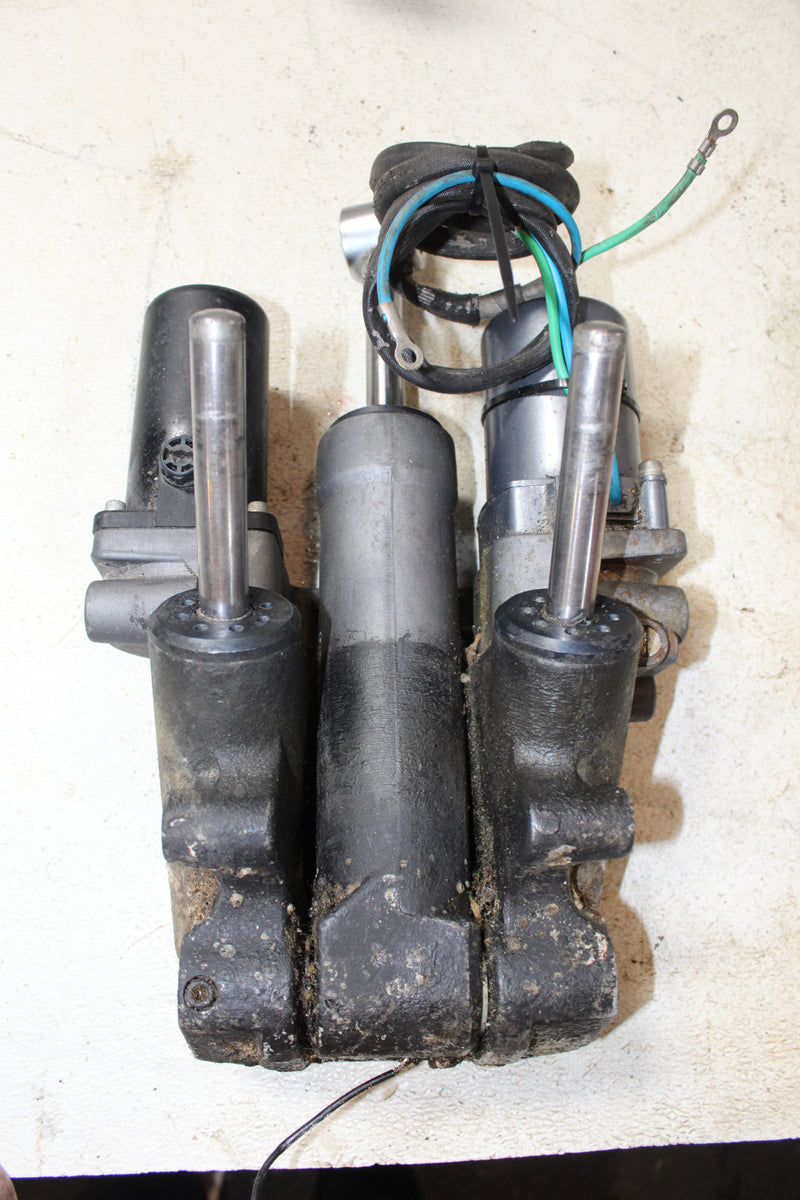 Yamaha 350hp 4 Stroke Outboard Tilt Trim Unit