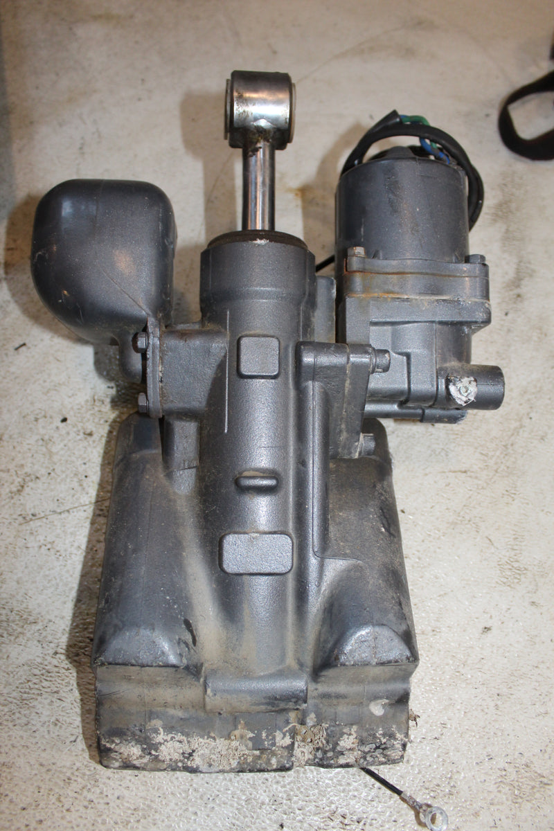 Yamaha 150hp 2 Stroke Outboard Showa Tilt Trim Unit (Parts)