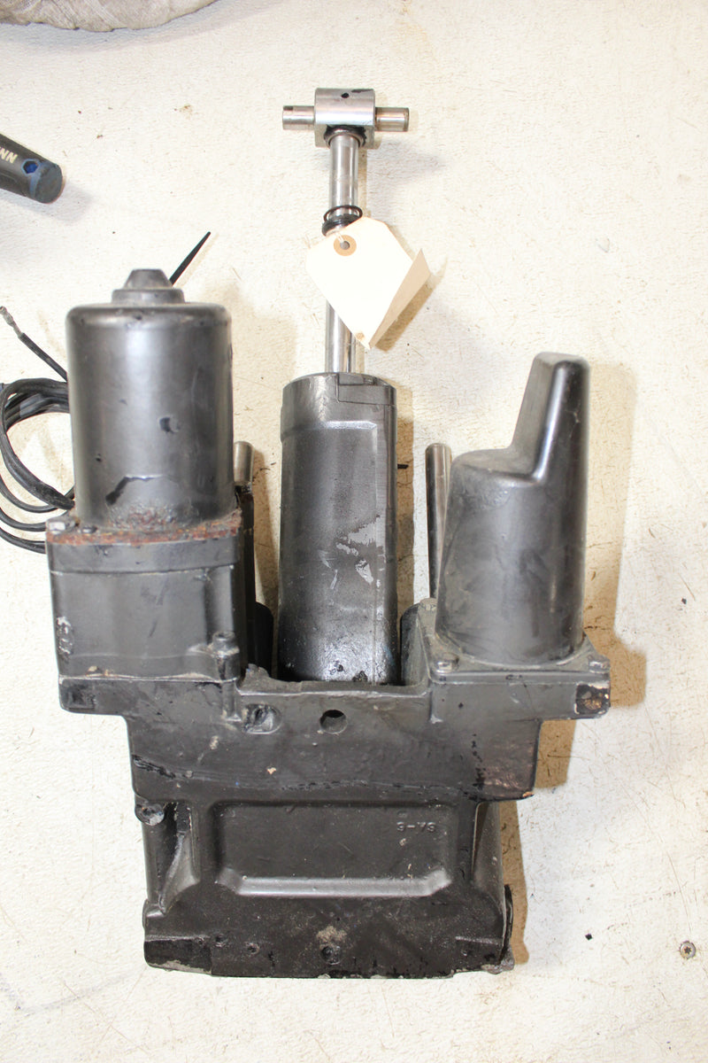 Mercury 150HP Tilt Trim Unit (PARTS)