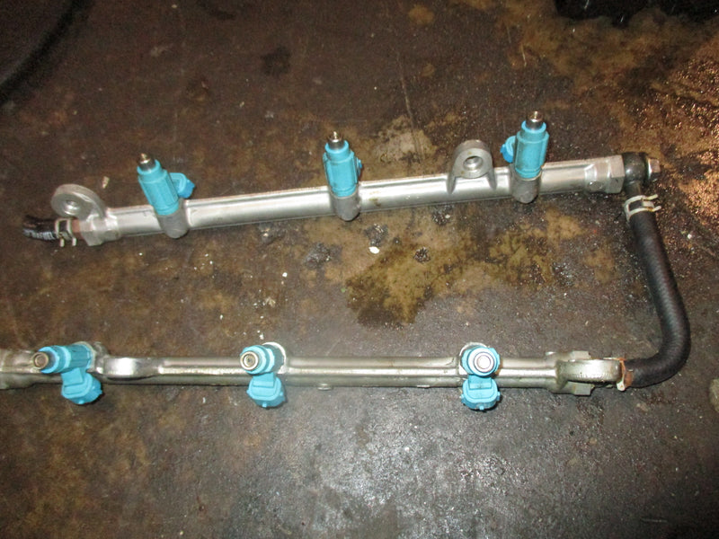 Suzuki DF200 outboard fuel rail w/ injector set (15751-93J00)
