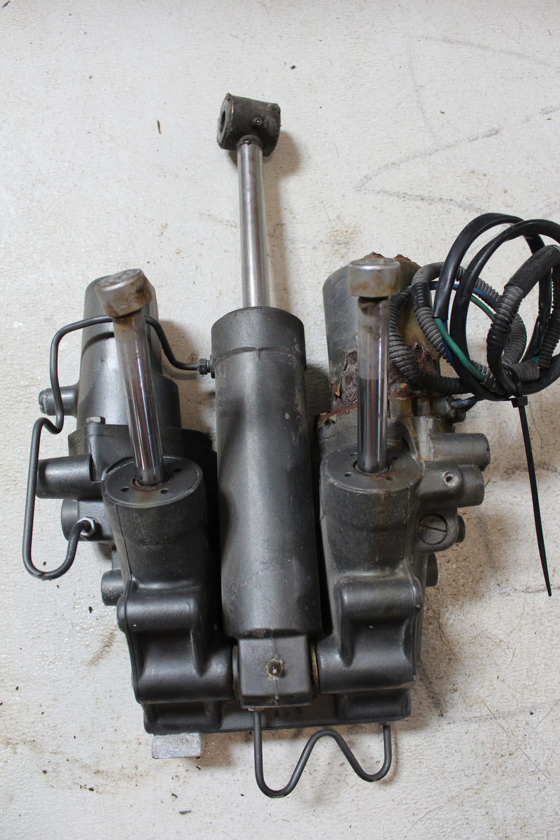 Suzuki DT200 200hp Outboard Tilt Trim Unit (Parts)