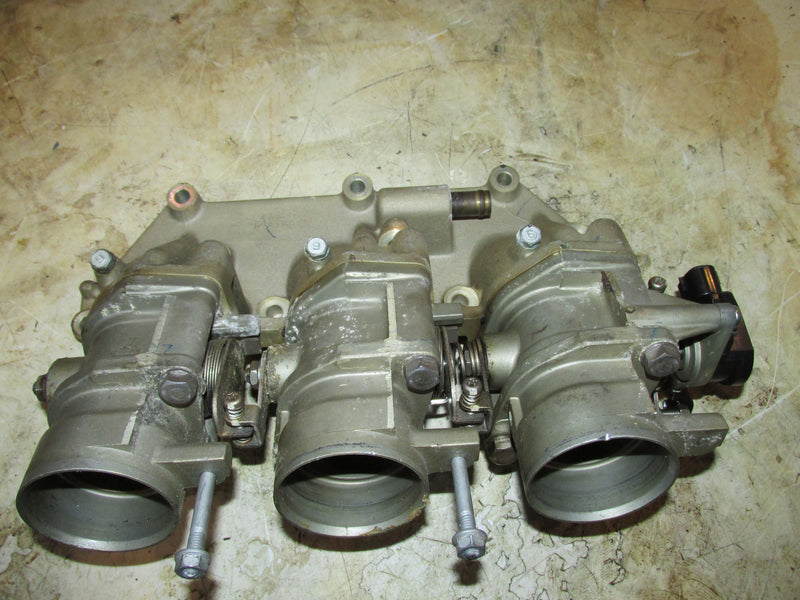 Yamaha 3.3L 225hp 4 Stroke Outboard Starboard Intake Manifold w/ Throttle Sensor