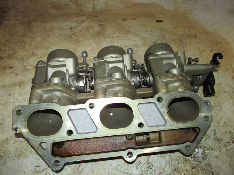 Yamaha 3.3L 225hp 4 Stroke Outboard Starboard Intake Manifold w/ Throttle Sensor