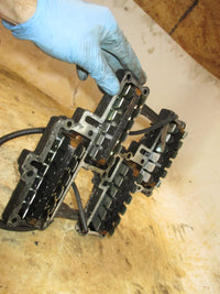 Load image into Gallery viewer, Johnson 120hp 2 stroke outboard intake manifold with reeds (347256)
