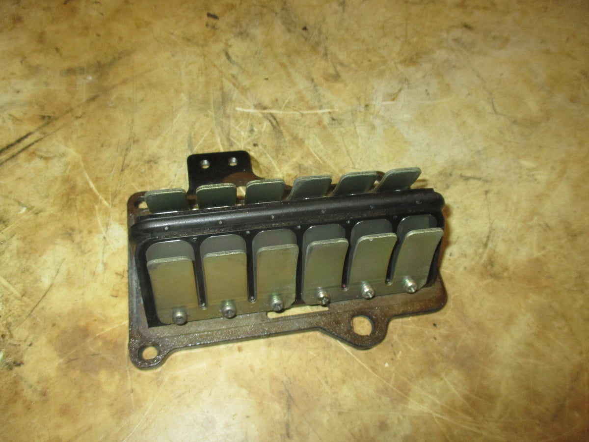 mercury 25hp 2 stroke outboard intake manifold with reeds (14112T)