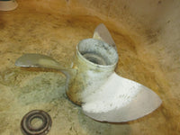 Load image into Gallery viewer, Evinrude 70hp 2 stroke outboard Aluminum Propeller 13 1/4 X 17
