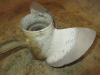 Load image into Gallery viewer, Evinrude 70hp 2 stroke outboard Aluminum Propeller 13 1/4 X 17
