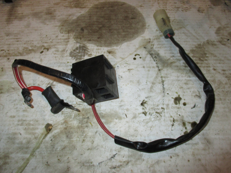 Yamaha 200hp SWS 2 OX66 outboard fuse holder with 2 fuses (61A-82153-00)