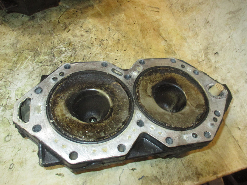 Evinrude Ficht 115hp 2 stroke outboard Starboard Cylinder Head (346893)