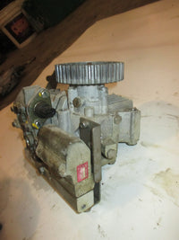 Load image into Gallery viewer, Yamaha 200hp HPDI 2 Stroke Outboard Fuel Injection Pump (68F-13910-00)

