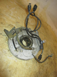 Load image into Gallery viewer, Evinrude 25hp 2 stroke outboard stator/timer base (581131)
