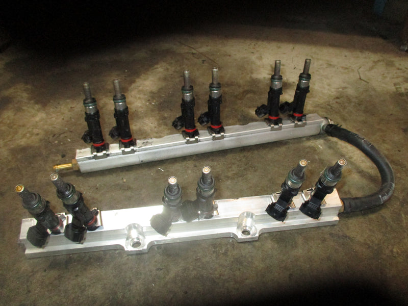 Suzuki DF300B outboard fuel rail and injector set