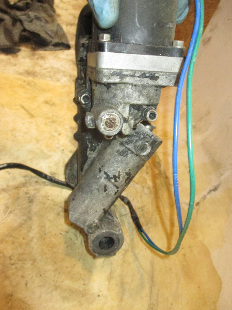Johnson 200hp 2 stroke ocean runner outboard tilt trim unit (PARTS)