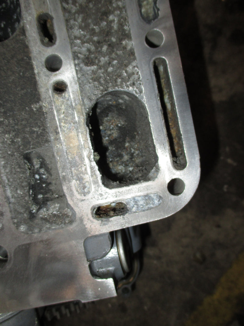 Suzuki DF115 115hp outboard cylinder head