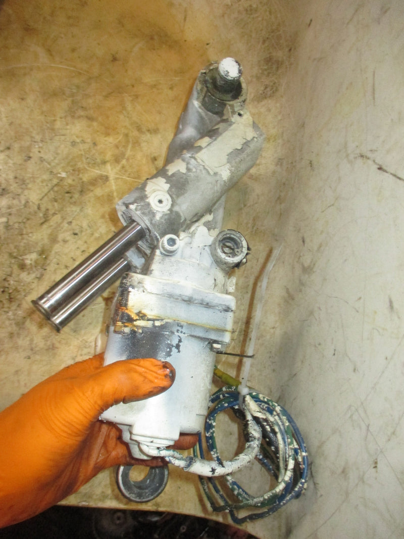 Evinrude Ficht 115hp 2 stroke outboard Tilt Trim Unit