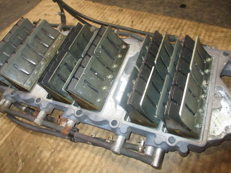 Yamaha HPDI 250hp 2 stroke outboard intake manifold w/ reeds (60V-13610-00)