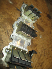 Load image into Gallery viewer, Yamaha Precision Blend 70hp 2 stroke outboard intake manifold and reeds
