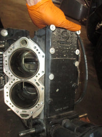 Load image into Gallery viewer, Johnson 90hp 60 degree 2 stroke outboard Crankcase Block (5001533)

