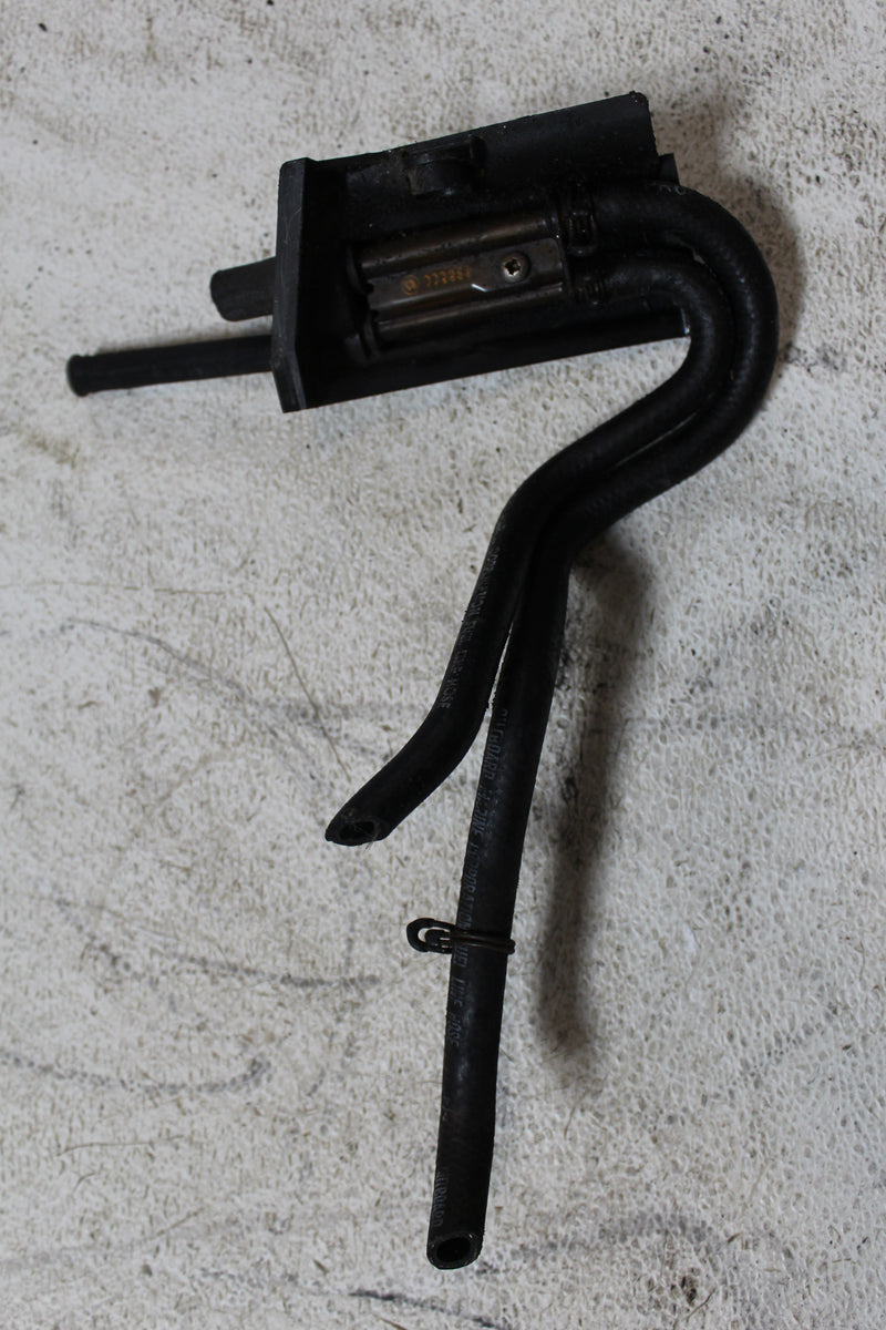 Johnson 175hp Ocean Runner 2 Stroke Outboard Fuel & Oil Connector (335626)