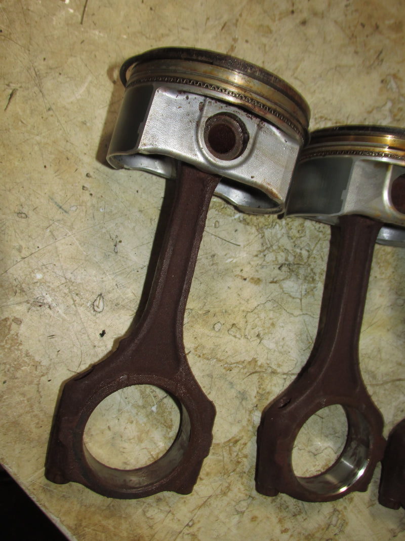 Suzuki DF200A 200hp 4 Stroke Outboard Piston and rod set of 4 (12211-96L00)