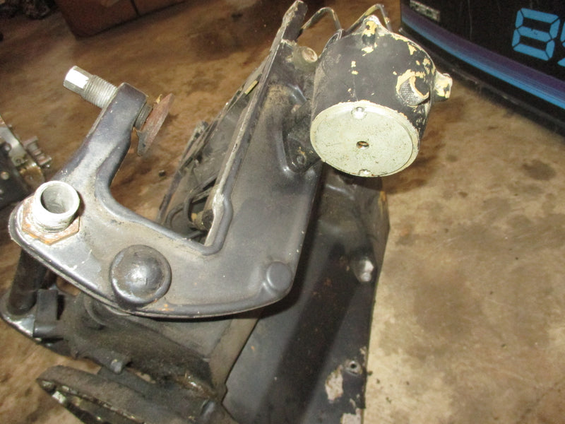 Force 85hp 2 Stroke outboard Swivel Bracket and Hydraulic Trim System