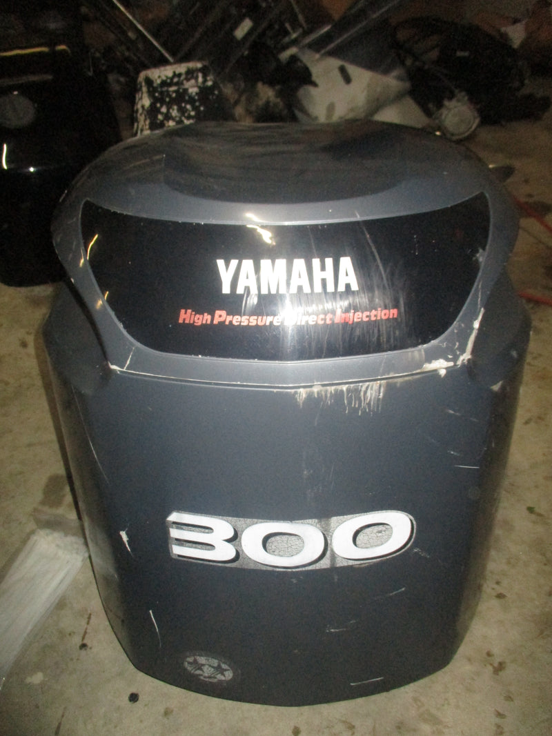 Yamaha 300hp HPDI 2 stroke outboard top cowling