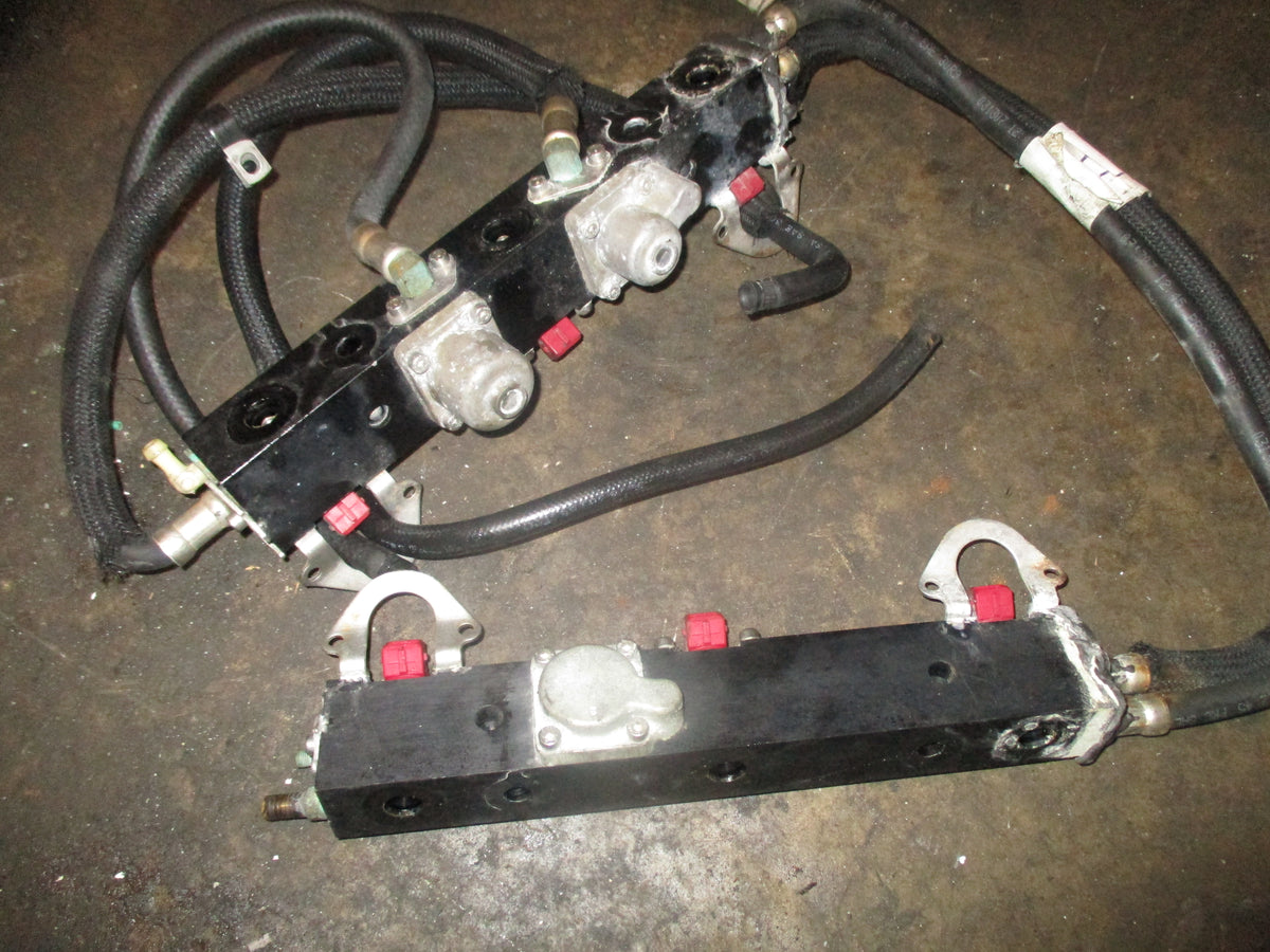 Mercury 200hp Optimax outboard fuel rail and injector set PARTS ONLY