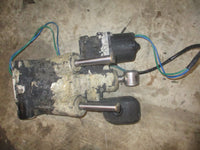 Load image into Gallery viewer, Johnson 90hp 2 stroke outboard tilt trim unit
