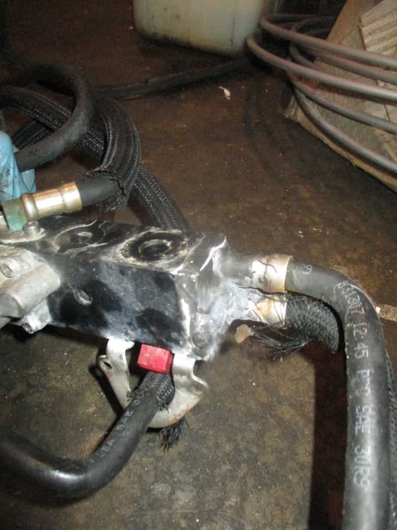 Mercury 200hp Optimax outboard fuel rail and injector set PARTS ONLY