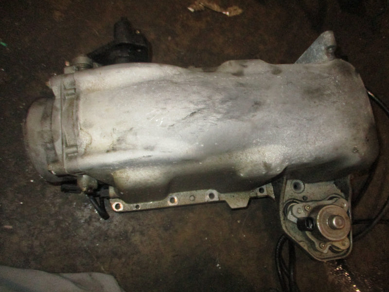 Mercury 200hp Optimax outboard air plenum w/ throttle body and oil pump