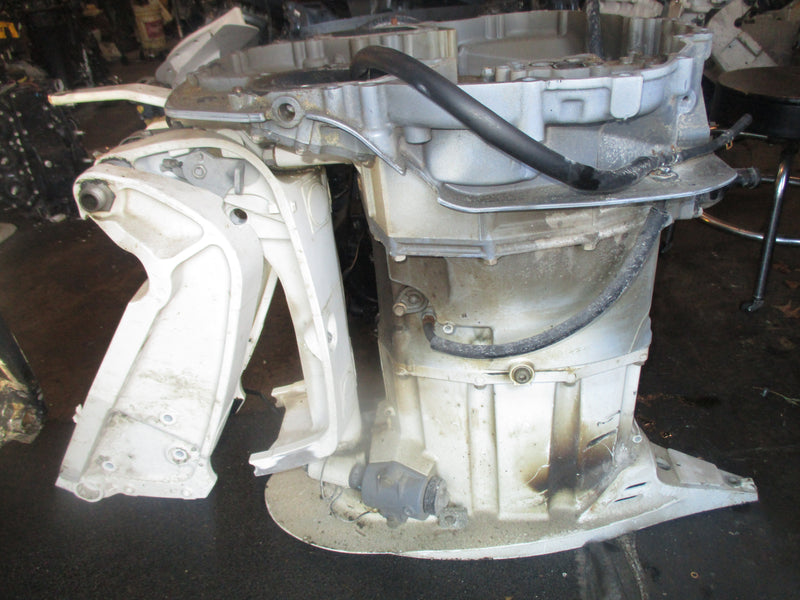 Suzuki DF300B outboard 25" mid section