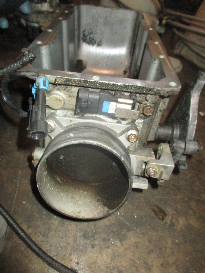 Mercury 200hp Optimax outboard air plenum w/ throttle body and oil pump