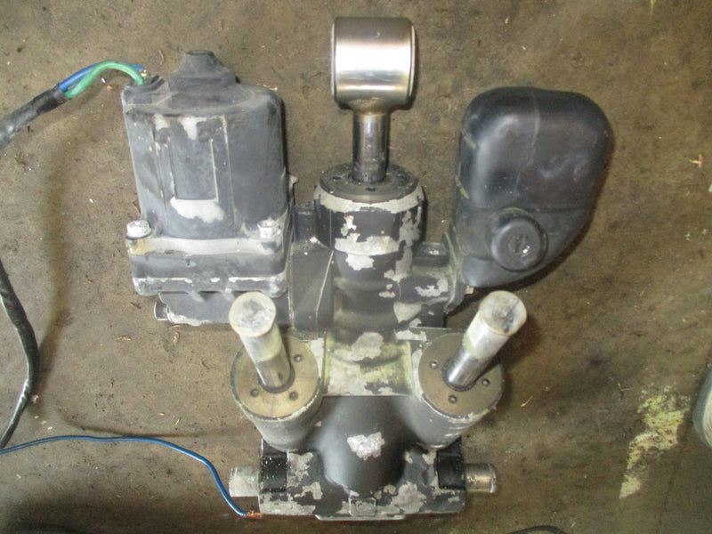 Evinrude 225hp Ficht outboard tilt trim unit